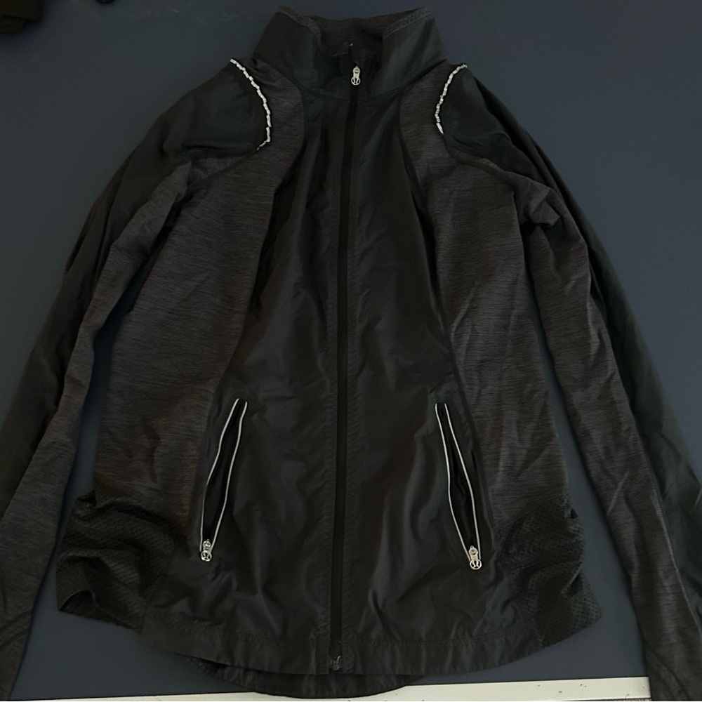 Lululemon Zip-Up Wind Breaker